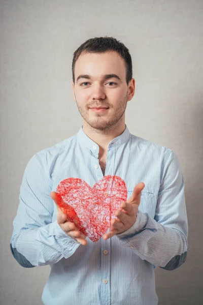 Ung Man Med Ett Hjärta — Stockfoto