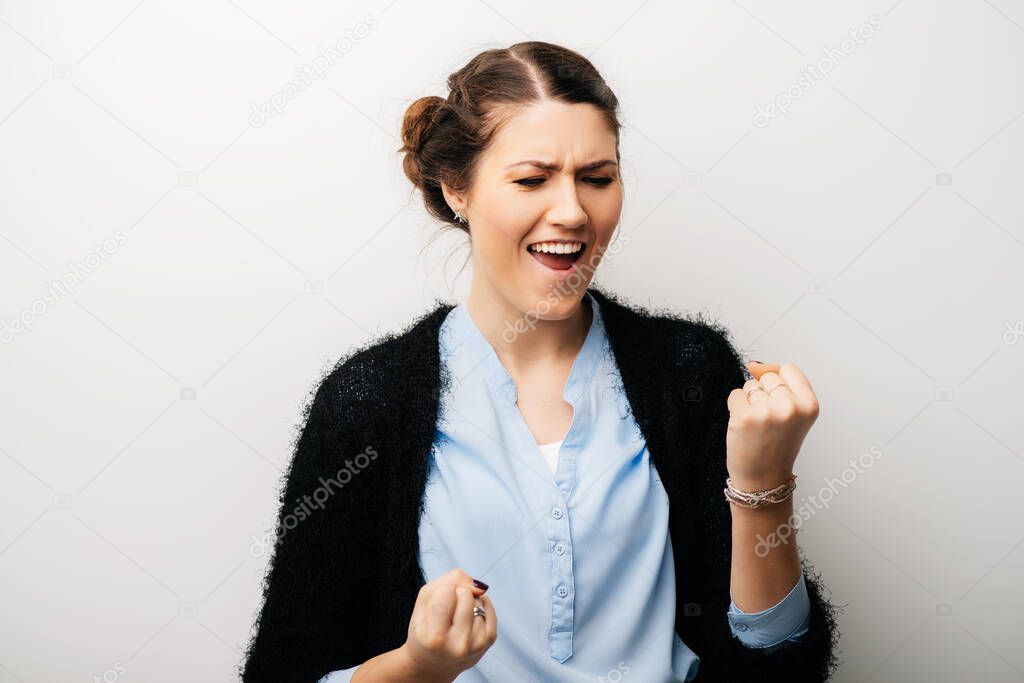 girl posing on grey background