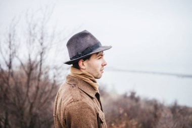 # Göl manzarasının tadını çıkar #