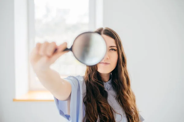 Young Beautiful Woman Magnifying Glass Window — Stock Photo, Image