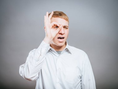 Çekici erkek, tamam.