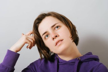 Stüdyoda poz veren kız