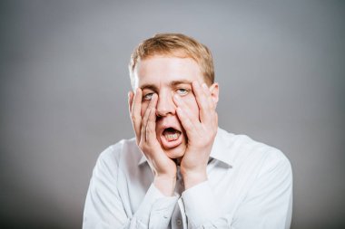 Üzgün bir adamın portresi