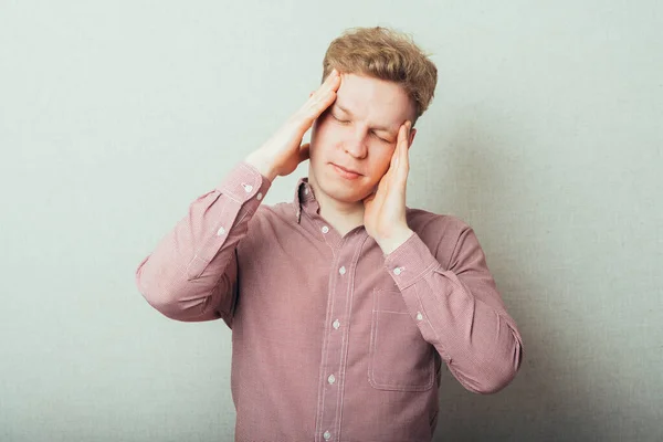 Joven Con Dolor Cabeza —  Fotos de Stock