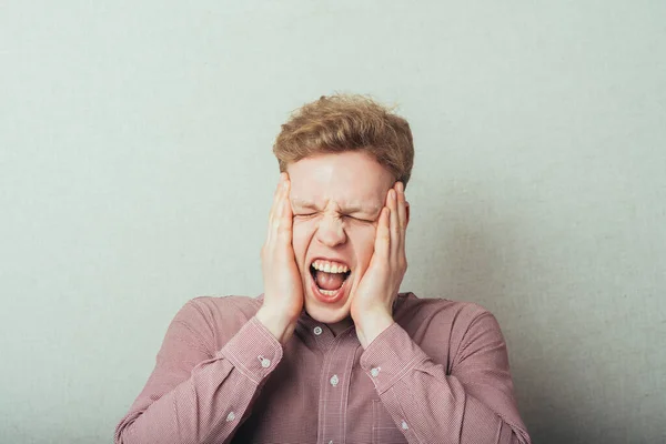 Furious Young Men Holding His Head Hands Screaming — Stock Photo, Image