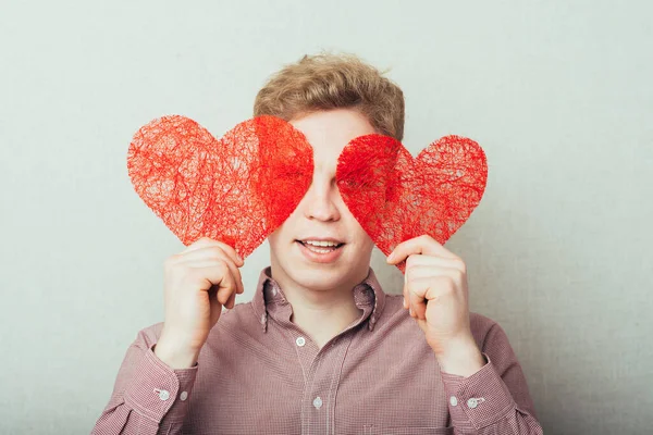 Man Som Har Ett Hjärta Det Visar Att Kärleken Blundar — Stockfoto