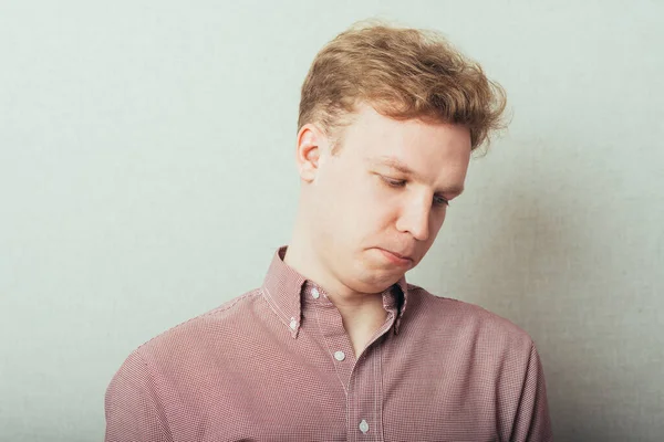 Hombre Triste Con Cabeza Baja — Foto de Stock