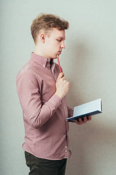 Calendario Planificación Del Hombre Con Cuaderno Lápiz — Foto de Stock