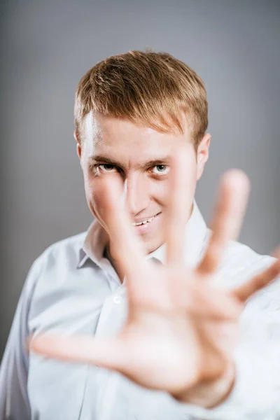 Retrato Feliz Sorridente Empresário Mostrando Cinco Dedos — Fotografia de Stock