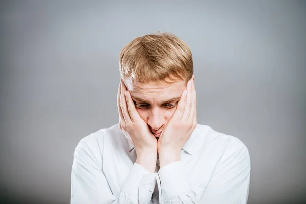 Ung Man Med Trött Likgiltig Uttryck — Stockfoto