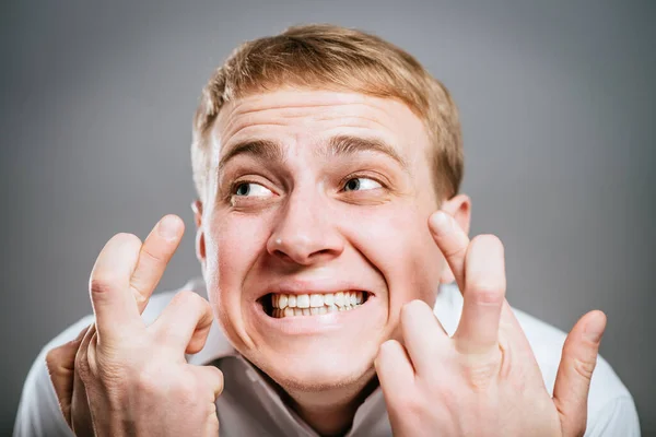 Joven Pidiendo Deseo Aislado — Foto de Stock