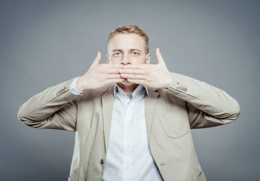 İş adamı kötü bir hareket yapmaz.