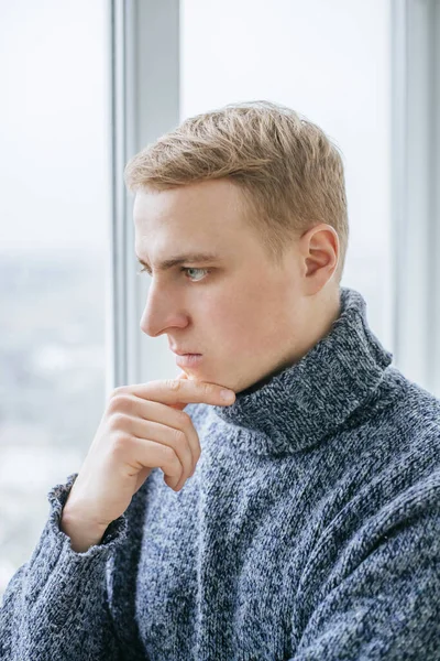 Young Businessman Looking Out Window Thinking — Stock Photo, Image