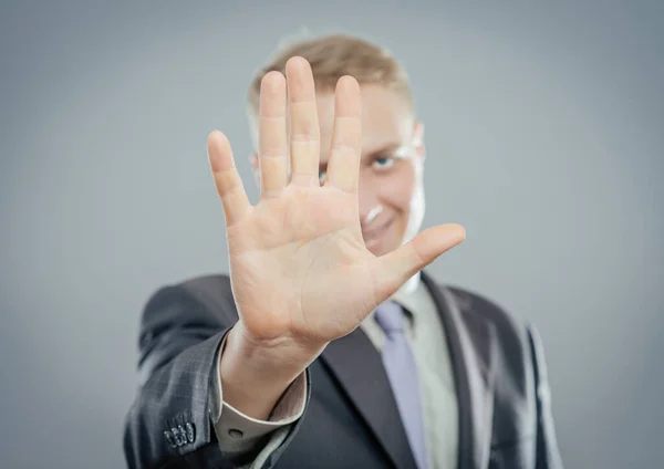 Επιχειρηματίας Δείχνει Στάση Χειρονομία Απομονώνονται Γκρι — Φωτογραφία Αρχείου