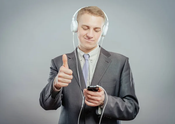 Estudio Hombre Negocios Moderno Con Auriculares Escuchando Música Bailando — Foto de Stock