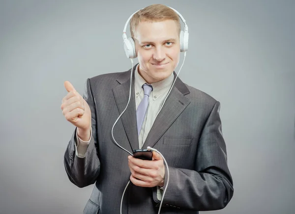 Estudio Hombre Negocios Moderno Con Auriculares Escuchando Música Bailando — Foto de Stock