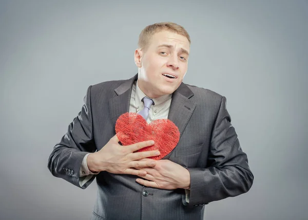 Hombre Sosteniendo Concepto Corazón Rojo Para Día San Valentín Atención — Foto de Stock