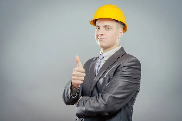 Jeune Homme Avec Casque Jaune Montrant Pouce Vers Haut — Photo