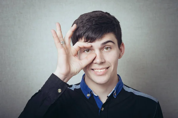 Ein Mann Mit Einer Lustigen Unsichtbaren Brille Machte Hände — Stockfoto