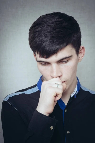 Man Hoesten Een Vuist — Stockfoto