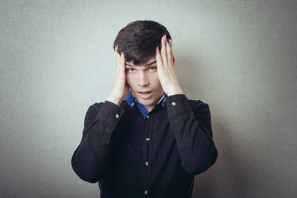 Portret Van Brunette Man Met Hoofdpijn Het Houden Van Handen — Stockfoto