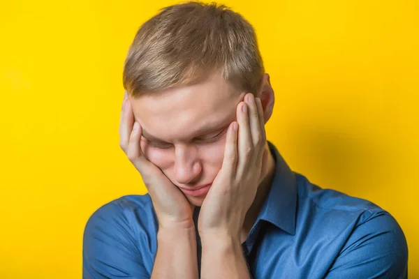 Portrait Young Businessman Falls Asleep Yellow Background — Stock Photo, Image