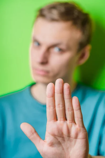 Ung Man Att Sluta Med Sin Hand — Stockfoto