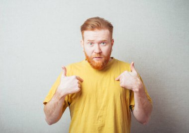 Sakallı adam kendini gösterdi.