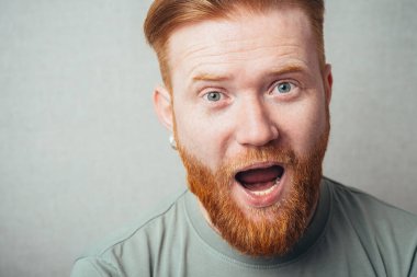Şaşırmış bir adamın portresi