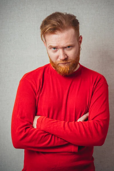 Sobre Hombre Fondo Gris Con Una Barba Las Manos Dobladas —  Fotos de Stock