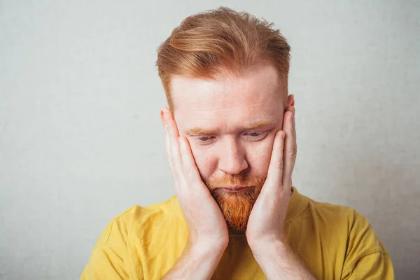 Gray Background Man Beard Yellow Shirt Sad — Stock Photo, Image