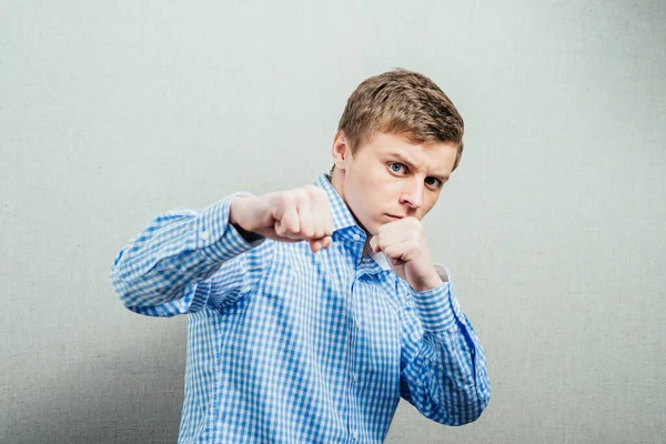 Mann Mit Den Fäusten — Stockfoto