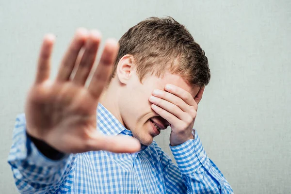 Ragazzo Che Posa Studio — Foto Stock