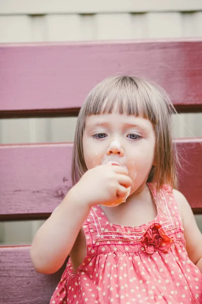 Bébé Avec Glace — Photo