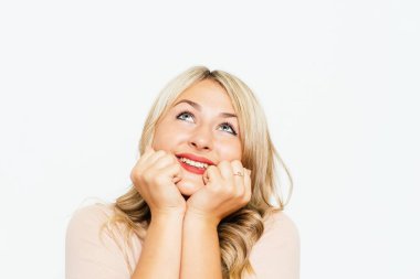 Hayalci kız. Stüdyo arka planı