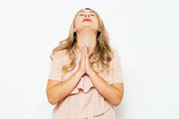 Oración Mujer Contra Fondo Estudio — Foto de Stock