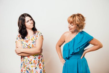 Mutsuz Kadın Arkadaş ya da Danışmanla Kapalı