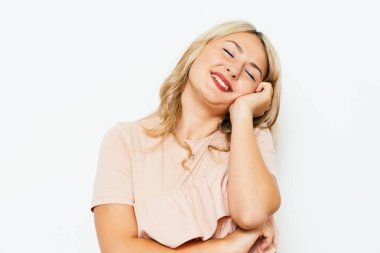 Uyu. Kadın stüdyo geçmişine karşı