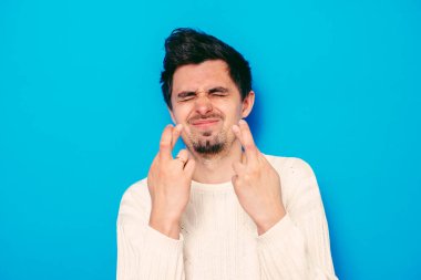 Adam şans diliyor. İyi şanslar, Hope.