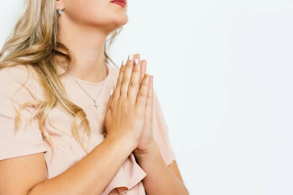 Oración Mujer Contra Fondo Estudio — Foto de Stock