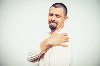 Boyun ağrısı. Arkadaki adam