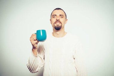 Stüdyoda duyguları olan bir adam