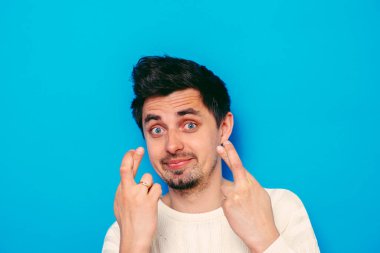 Adam şans diliyor. İyi şanslar, Hope.