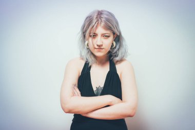 Kadınların öfkesiyle hareket etmeyi bırak.