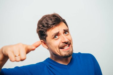  İşaret parmağını göster