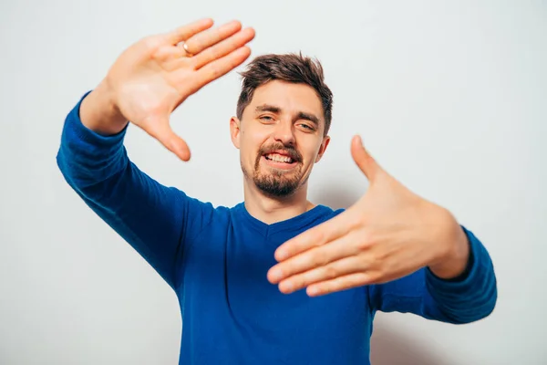 Hombre Haciendo Marco Mano — Foto de Stock