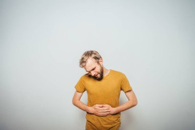 Erkeklerde mide ağrısı