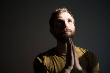 Dua et. Vay be. Stüdyo arka planı