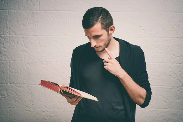 Hombre Con Libro — Foto de Stock