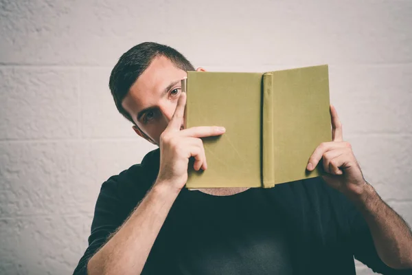 Hombre Con Libro — Foto de Stock